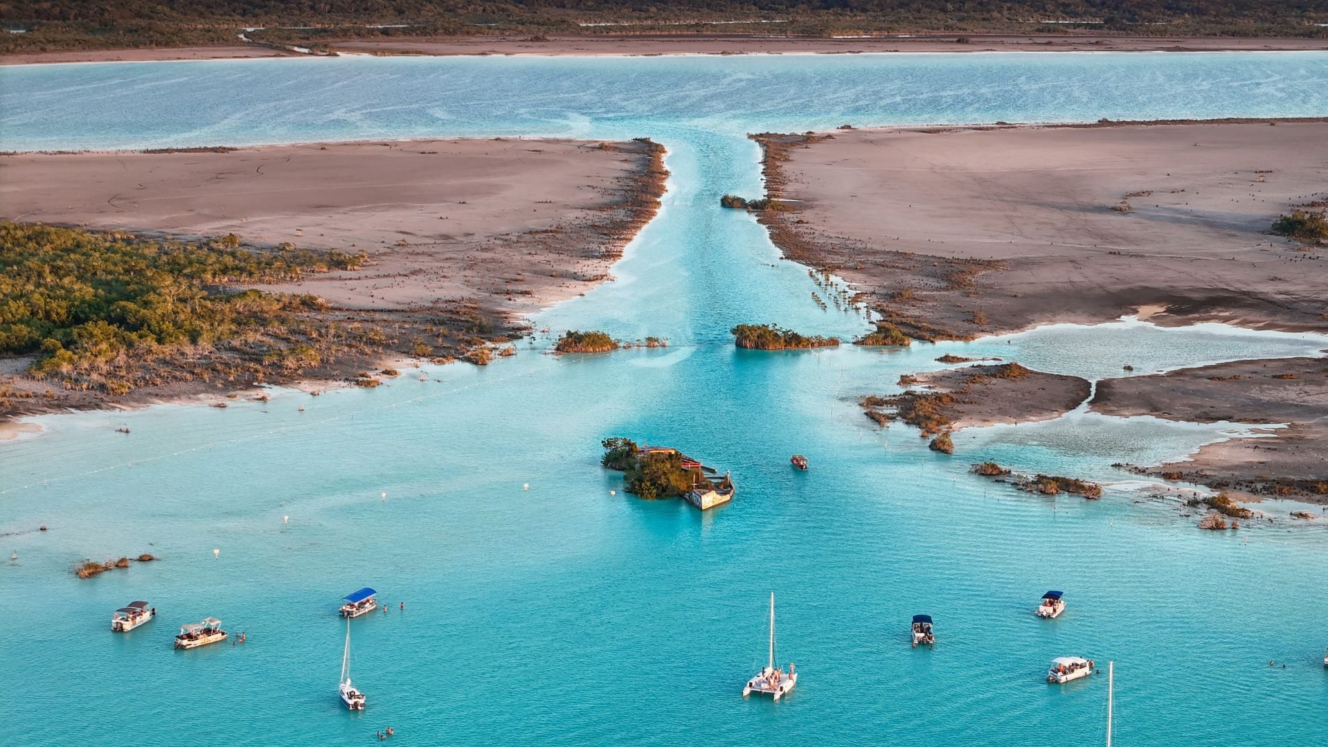 Tour Bacalar Colores y Leyendas con Canal de los Piratas